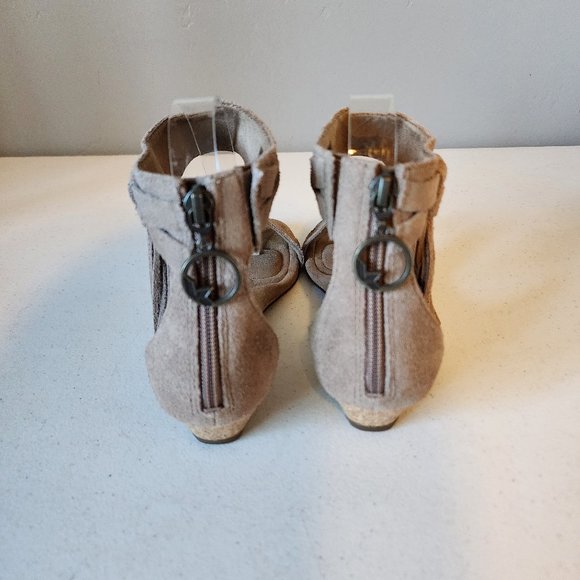 Koolaburra Wedge "EUC" - Picture 5 of 14